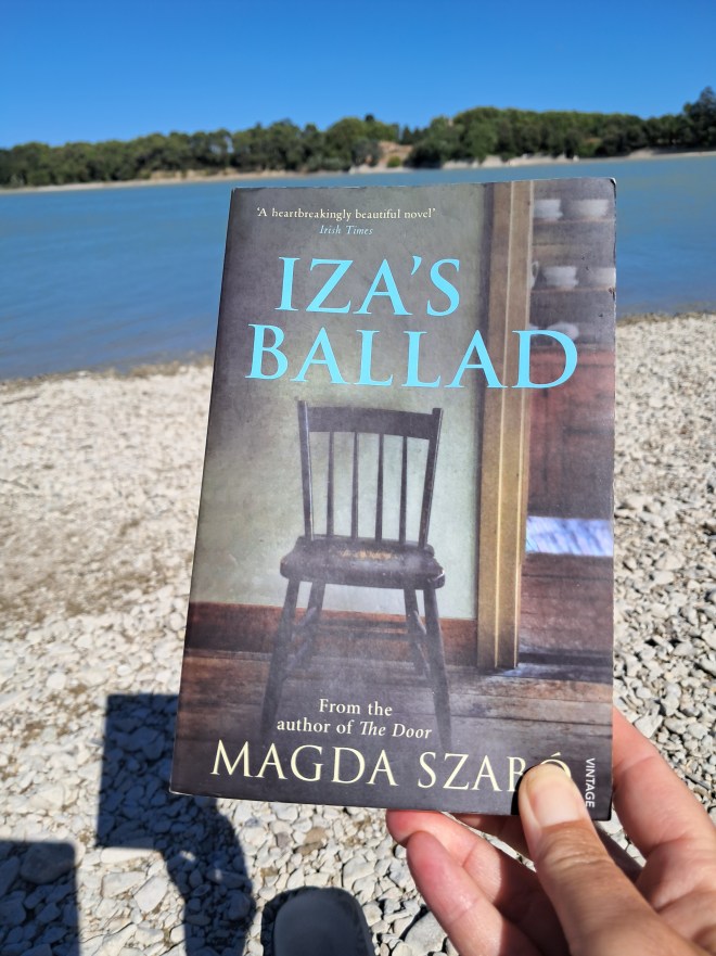book cover of Magda Szabo's Iza's Ballad Hungarian literature in translation