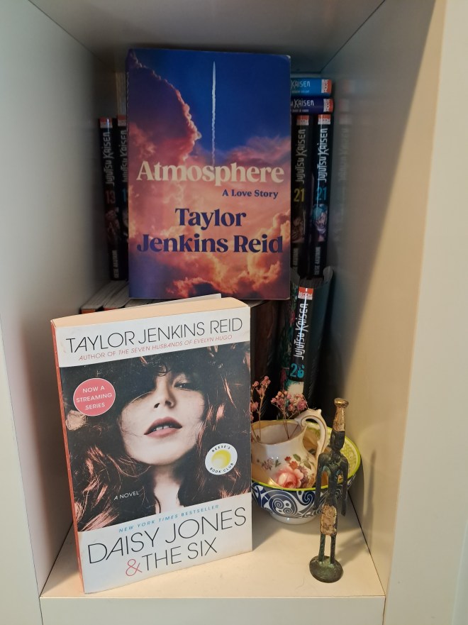Atmosphere Taylor Jenkins Reid Daisy Jones and the Six